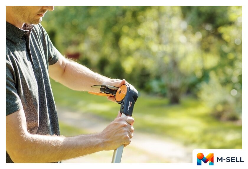 Сучкорез Fiskars PowerGear X UPX82 1023625 - Изображение №7 — Мульти e-магазин M-SELL