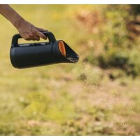 Разбрасыватель-сеялка Fiskars Solid 1057076 - Превью изображения №5 — Мульти e-магазин M-SELL