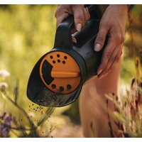 Разбрасыватель-сеялка Fiskars Solid 1057076 - Превью изображения №4 — Мульти e-магазин M-SELL